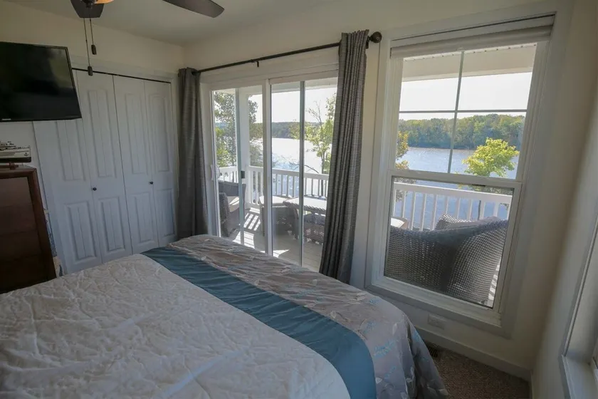 Eddie`s Hideaway - Image 1