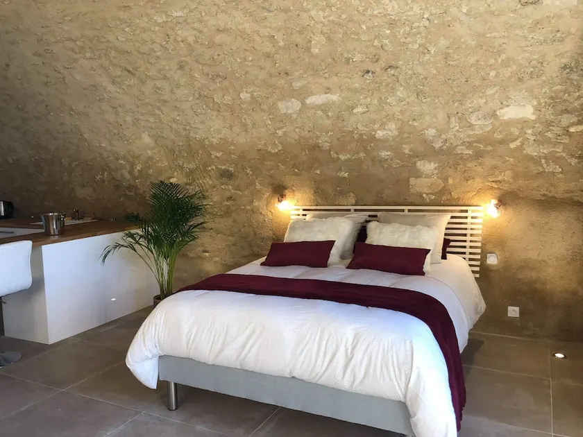 Paradise Love in Provence - Image 1