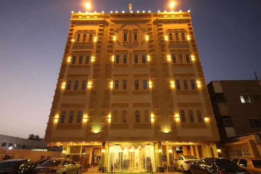 Al Salamah Lamasat Palace Suites - Image 1