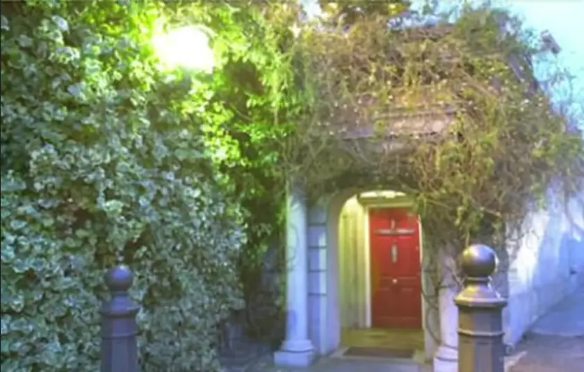 Redbank House - Image 1