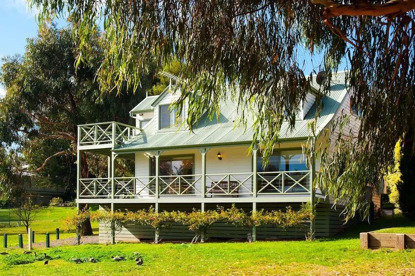 Ducks Bay - Image 1
