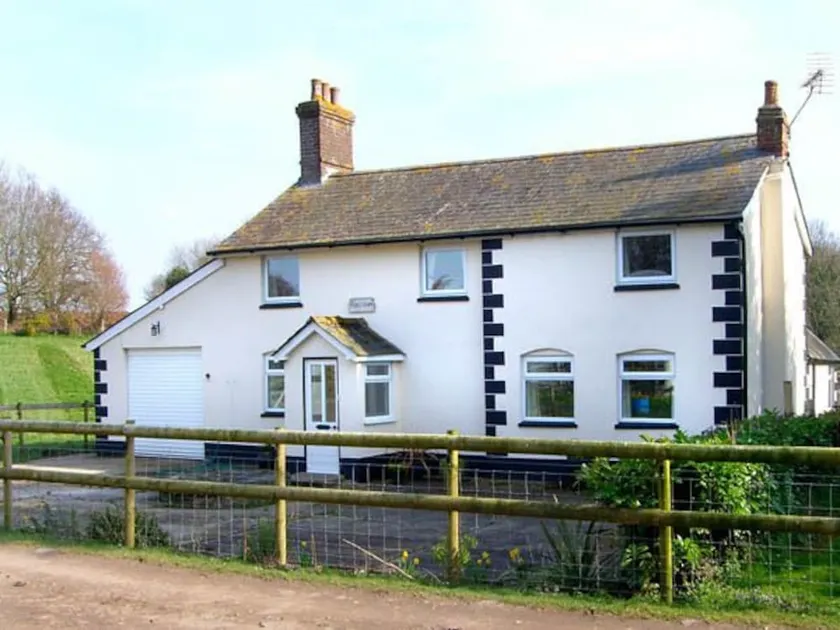 Bridge Farmhouse - Image 1