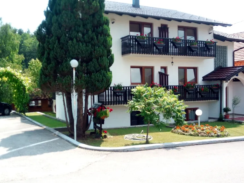 House Hodak - Image 1