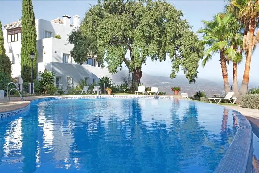 Las Jacarandas, Marbella - R9989 - Image 1