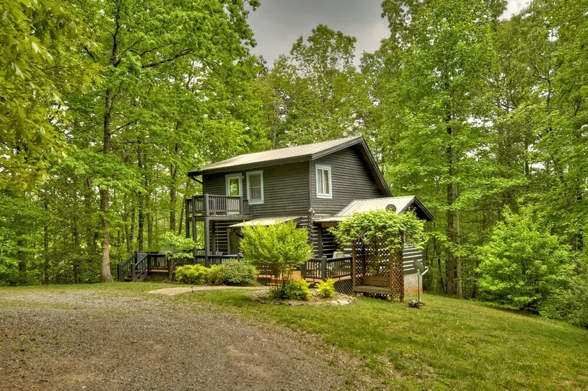 Sans Souci- Friendly Retreat - Image 1