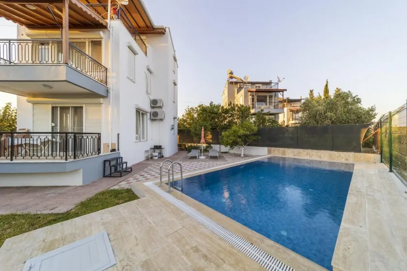Lovely Villa With Pool and Garden in Antalya - Image 1