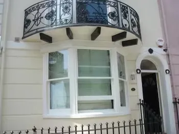 Grand Pier Guest House - Image 1