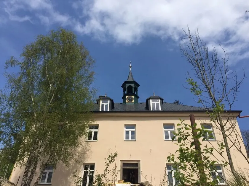 Meyana Lake Manor - Image 1