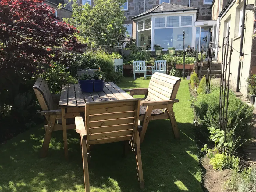 Aurora Guest House - Image 1