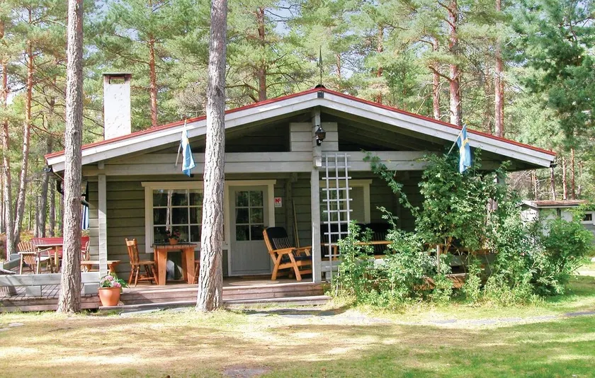 Stunning Home in Hammarö With 4 Bedrooms and Sauna - Image 1