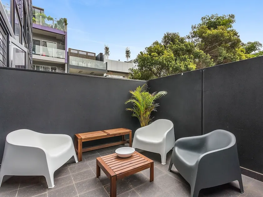 GRATTAN A Premier Location & Modern Space - Image 1