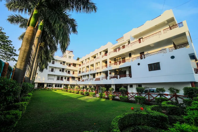 Hotel Neeraj Bhawan - Image 1