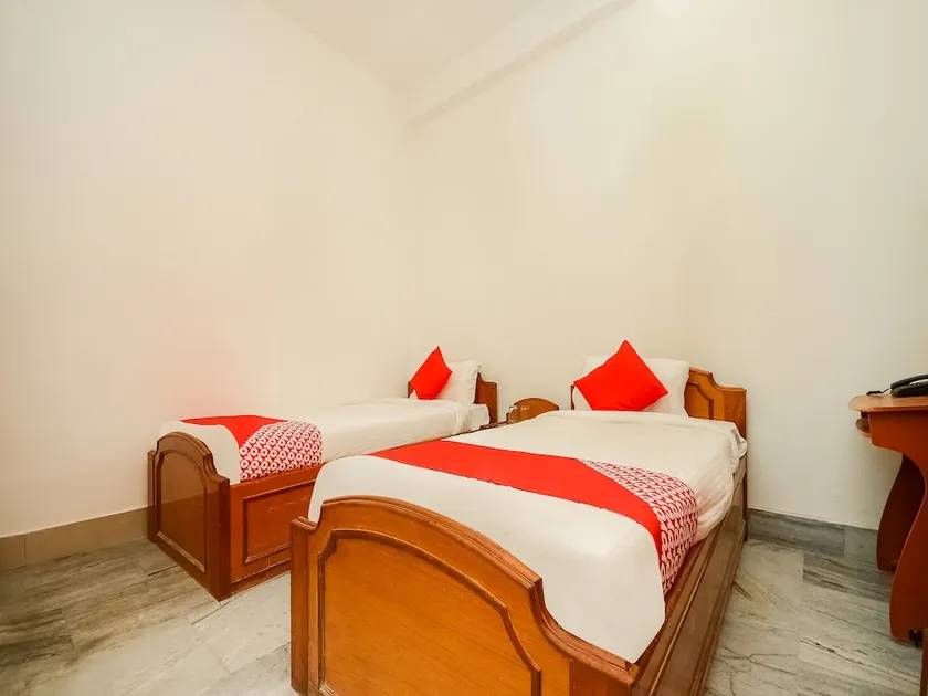 OYO Flagship 30627 Anurag Residency kala Pahar - Image 1