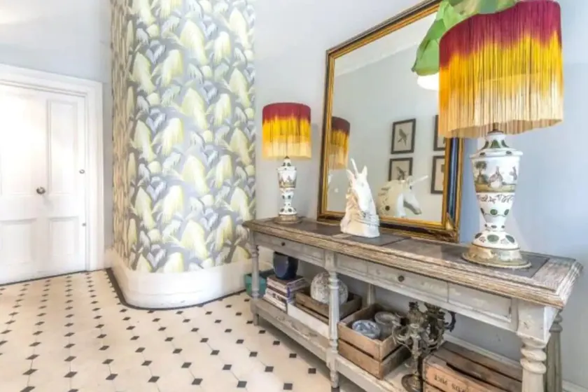 Stylish 1 Bedroom Apartment in Belsize Park - Image 1