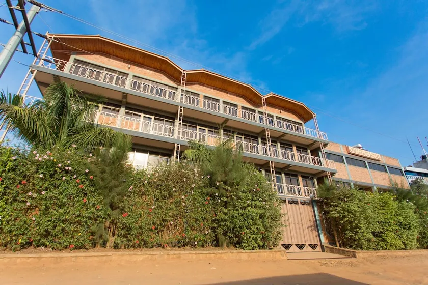 Champion Hotel - Image 1