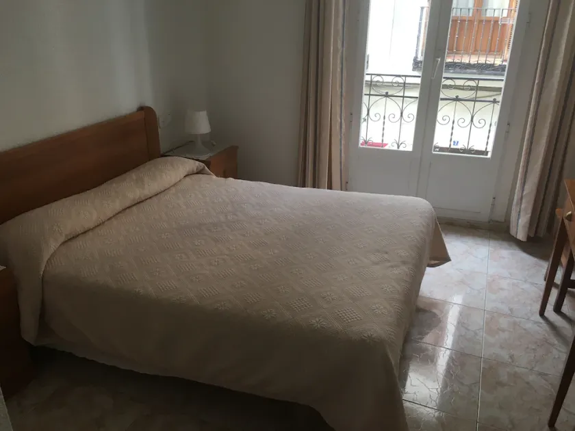 Hostal Casanova - Image 1