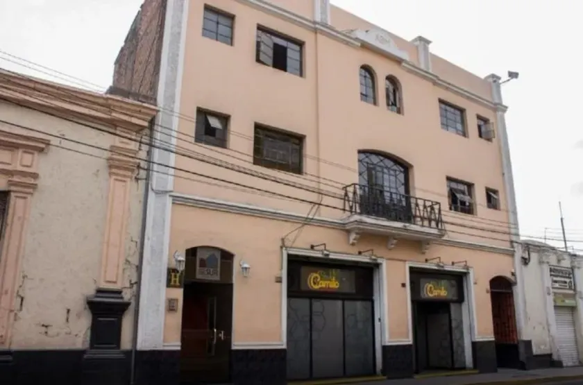 Hotel del Sur - Image 1