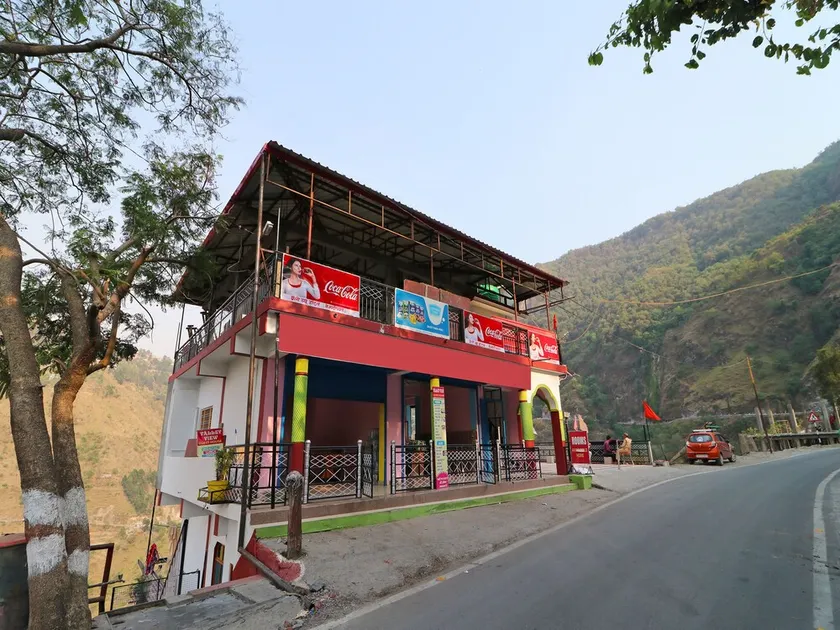 OYO 14003 Home Valley View 1BHK Kempty Fall - Image 1