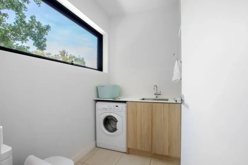 Designer Taste 2BR Townhouse@hawthorn - Image 1