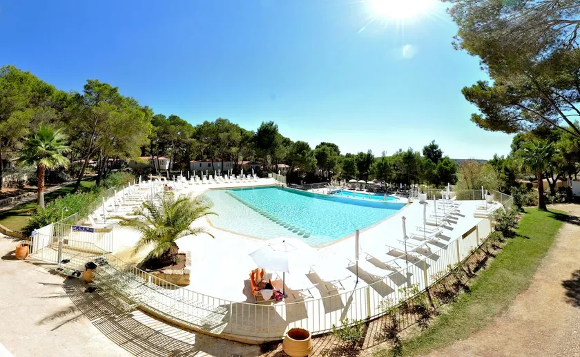 Camping Residentiel La Pinede - Image 1