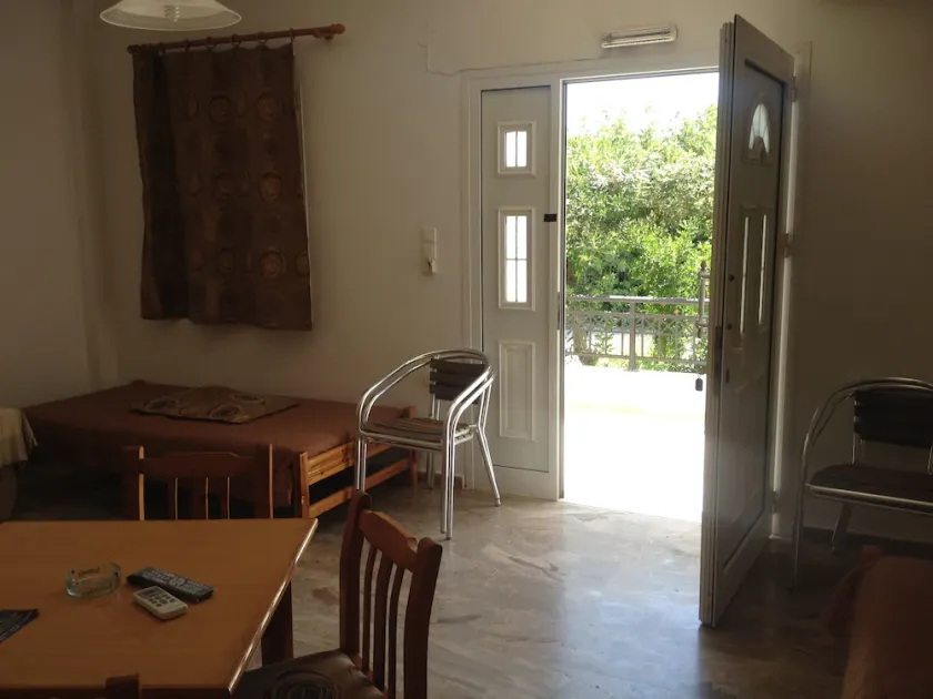 Lovely 1 Bedroom Apartm With Free Parking Sea View - Image 1