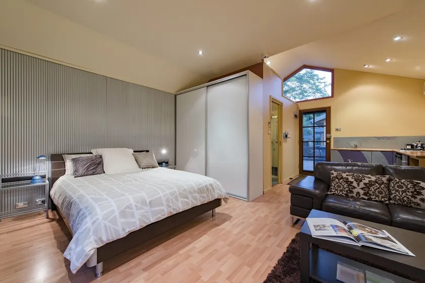 Earle Street Apartment - Image 1