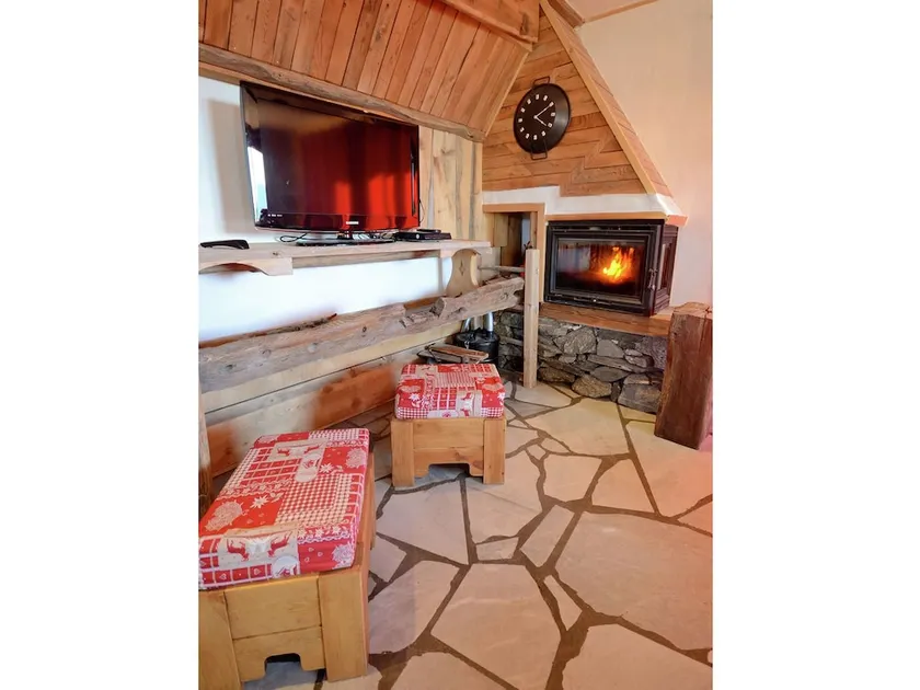 Chalet of Character Just 150 Meters From the ski Lifts - Image 1