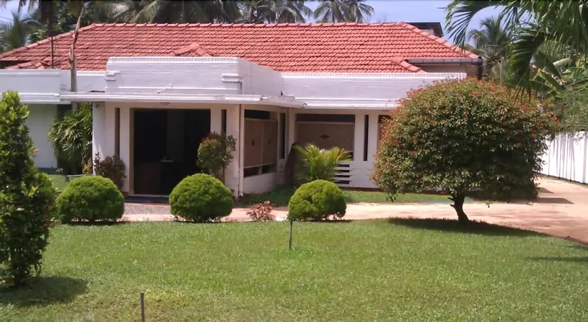 Ceylonica Beach Hotel - Image 1