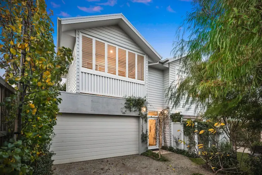 Sailaway Beach House - Image 1