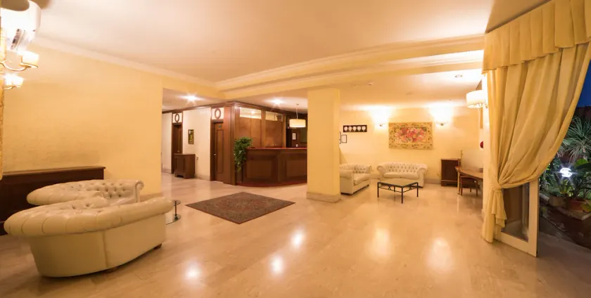 Hotel Città 2000 - Image 1