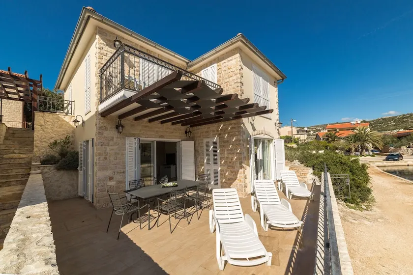 Villa Tipa 1 - Image 1