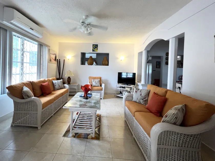 Welcome to the Unpretentious and Breezy Graceville, Steps Away From the Beach - Image 1