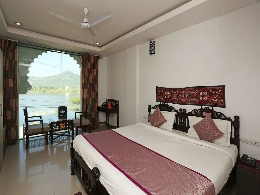 Hotel Vishala's - Image 1