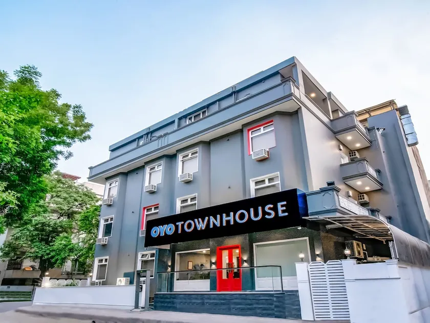 Oyo Townhouse 023 Cr Park - Image 1