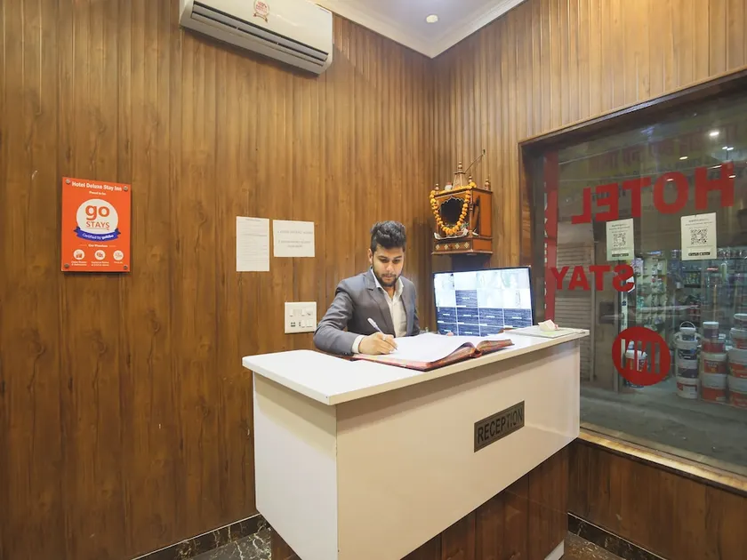 Hotel Deluxe Stay Inn - Image 1
