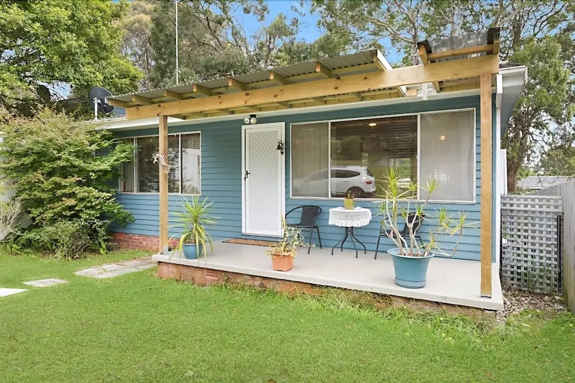 Budgewoi Pet Friendly Cottage - Image 1