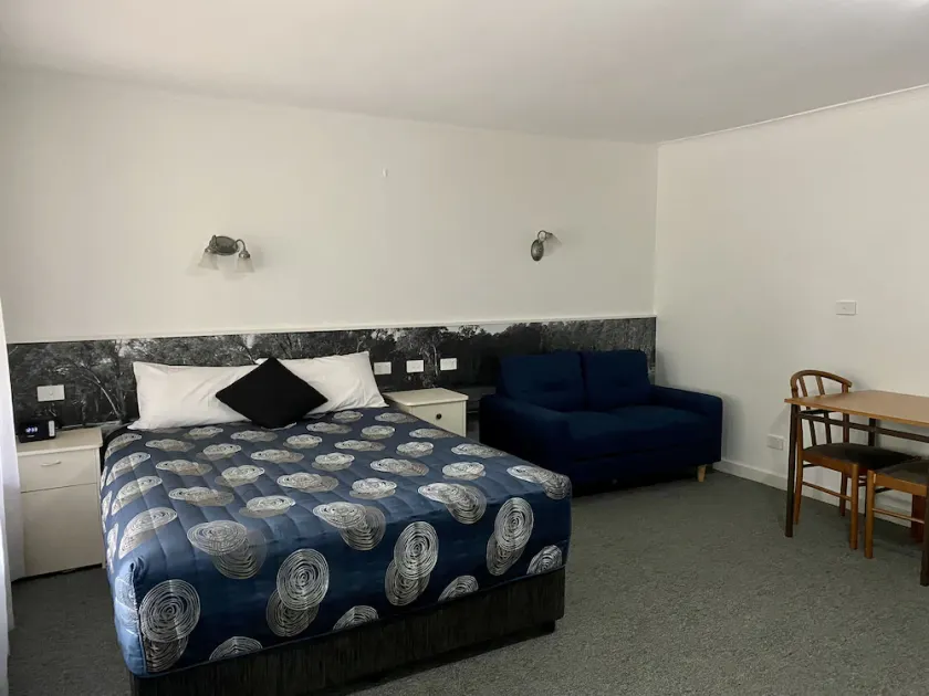 Motel Wingrove - Image 1