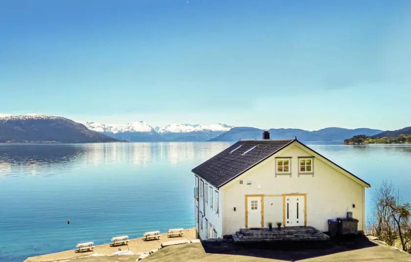 Awesome Apartment in Strandebarm With 5 Bedrooms and Wifi - Image 1