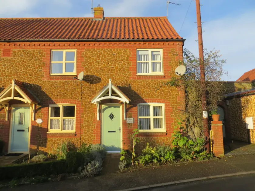 Rose Cottage, Gorgeous Accommodation - Image 1