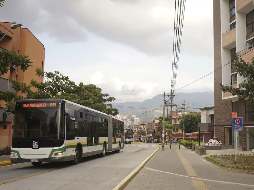 Belen apartaloft near Molinos Shopping Center and to the metro plus station - Image 1