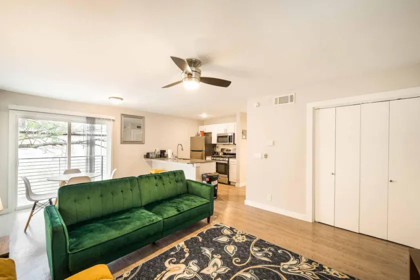 Stylish 1BR Near UT Mueller Evonify - Image 1