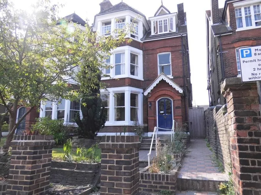 Greystones Bed and Breakfast - Image 1