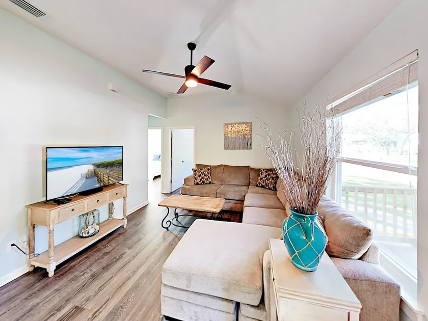 New 4br Near Boat Launch & Beach 4 Bedroom Home - Image 1