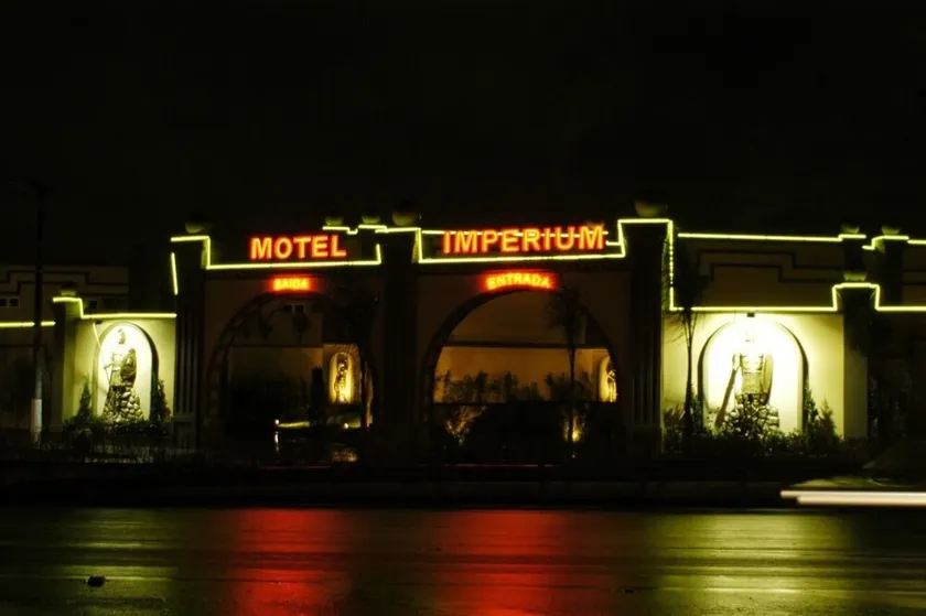 Motel Imperium - Image 1