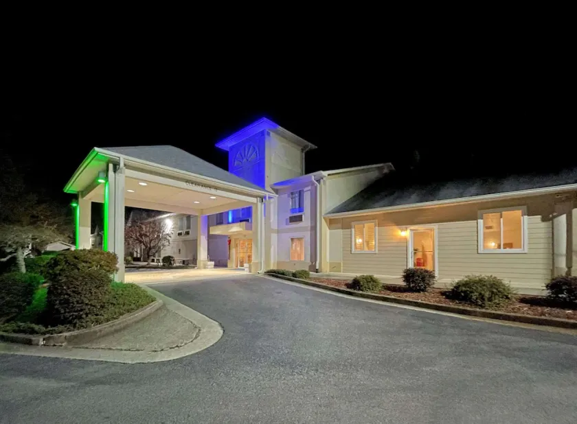 Quality Inn - Image 1