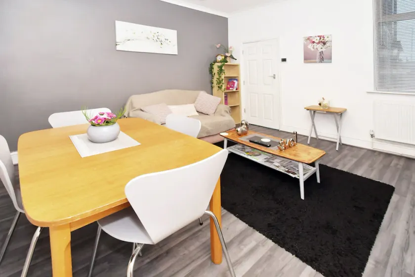 Townhouse @ Hanley Road Stoke - Image 1