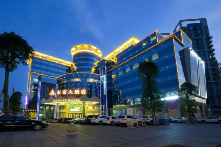 Oriental Royal Hotel - Image 1