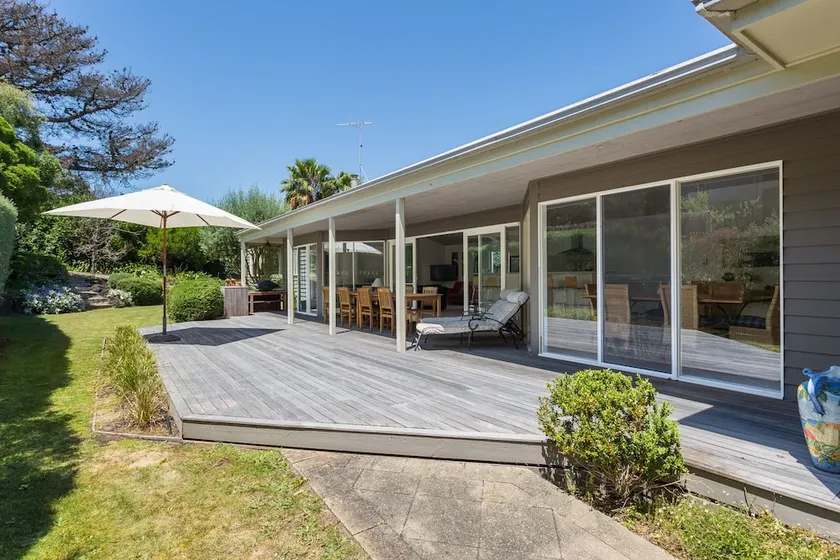 Leyden at Portsea - Image 1