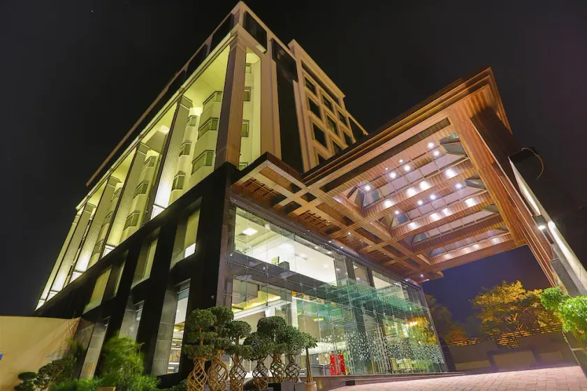 Ranjee's Hotel - Image 1