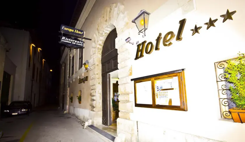 Hotel Europa - Image 1